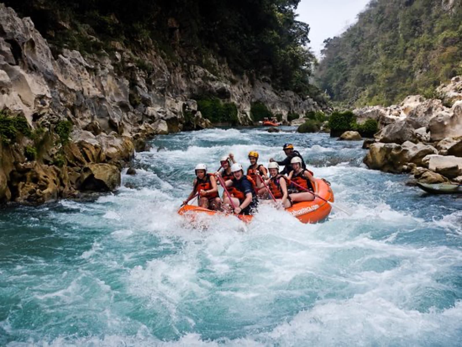 Rafting en el río Tampaón — aventura en la Huasteca Potosina cerca de Xilitla