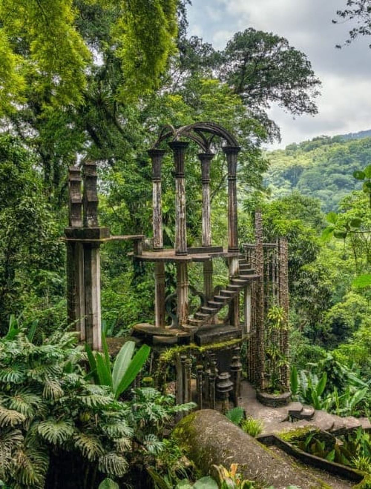 Estructuras surrealistas de Las Pozas de Edward James entre la selva — Xilitla, San Luis Potosí